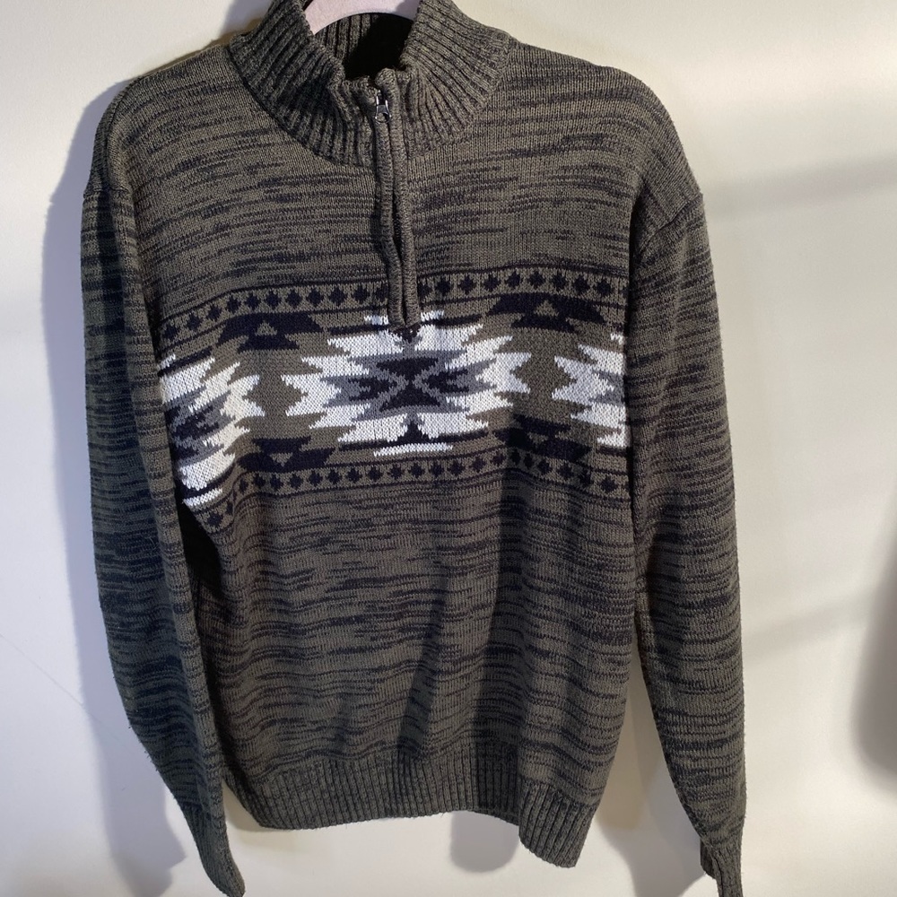 Carbon sweater Size L knit sweater 1/2 zippered neck ribbed sleeve and bottom